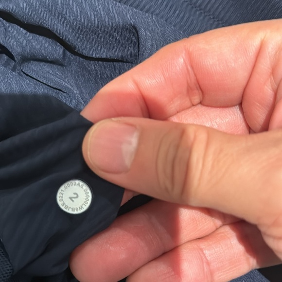 Lululemon Woman's Size 2 True Navy Beyond the Studio Crop Lightweight Pants - Picture 13 of 14